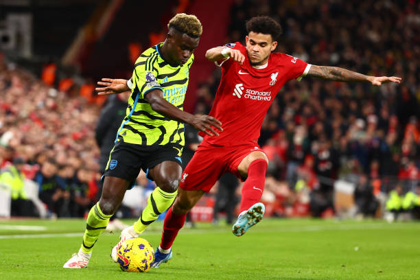 蒂克伸出橄 蒂克伸出橄